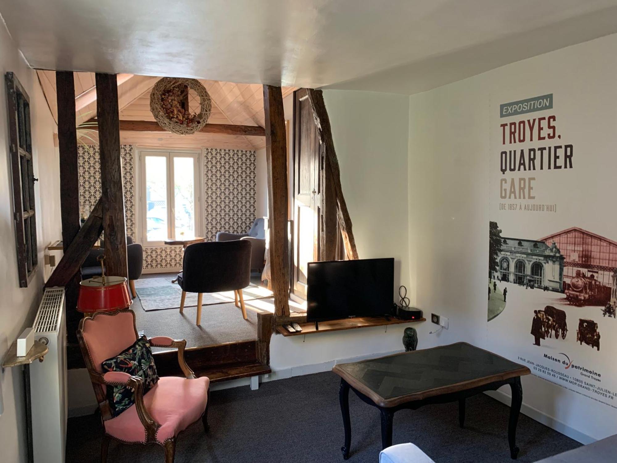 Duplex La Maisonnette 1 Chambre - Parking Gratuit Troyes Exterior foto